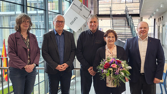 67e90605f20c26.81744729_Schifferer_klein.jpg