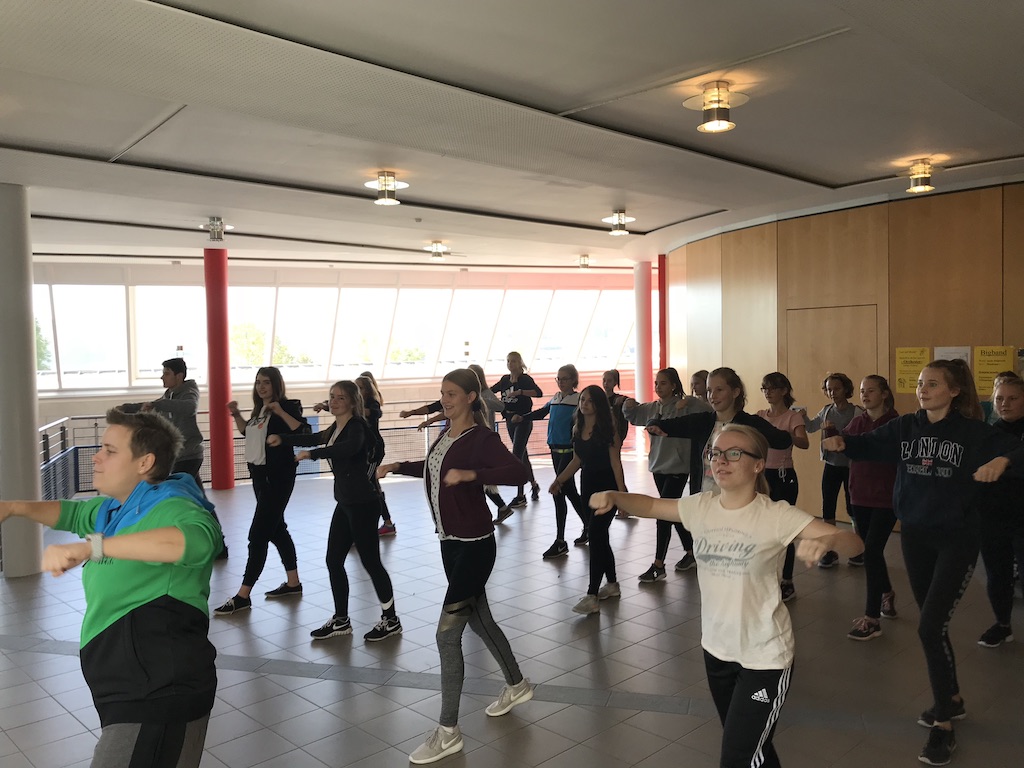 68d4ed113c4787.74809084_Tanzen Sporttag.jpg